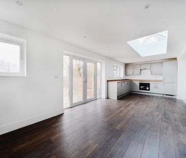 The Green, Ripley, Surrey, GU23 - Photo 5