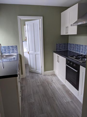 3 bedroom terraced house to rent - Photo 3
