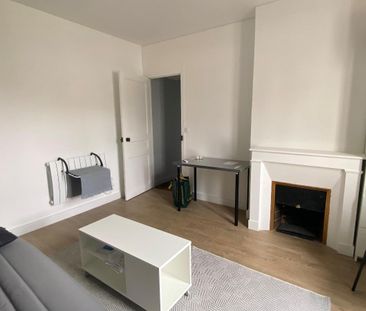 Location Appartement 1 pièce 20m² MONTREUIL 93100 - Photo 2