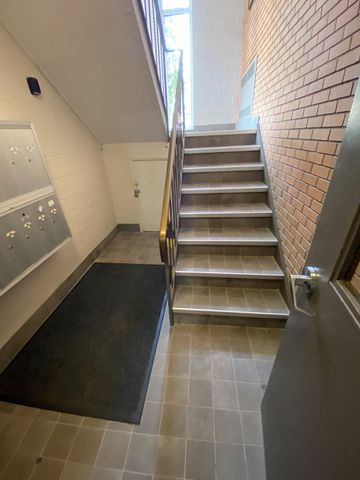 Unit 305 - Photo 2
