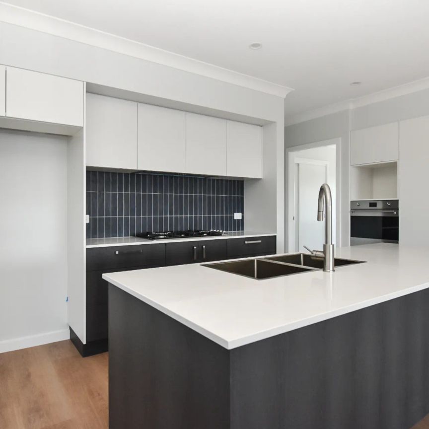 19 Whitebox Street, Orange. - Photo 1