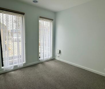 MODERN 2 BEDROOM UNIT - Photo 3