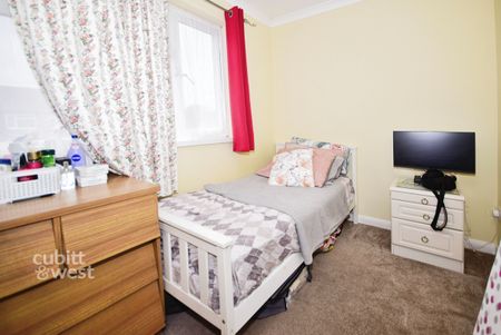 2 bedroom end of terrace house to rent - Photo 4