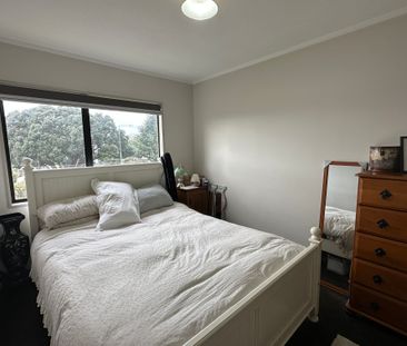 This delightful 1-bedroom unit - Photo 3