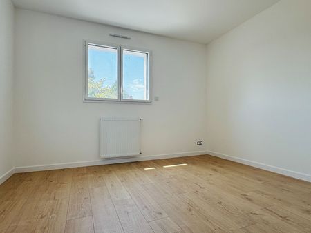 Location Maison 6 pièces 115m² - Photo 2