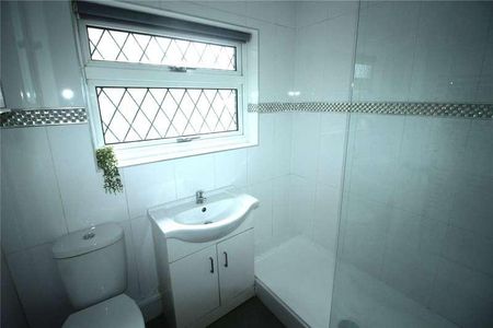 Alfred Road, Gravesend, Kent, DA11 - Photo 3