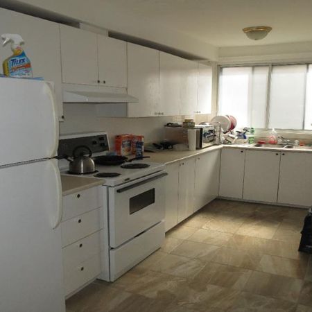 Superbe 4 1/2 Adjacent Outremont/TMR - REM Canora à 5 min - Étudiants bienvenus. - Photo 3