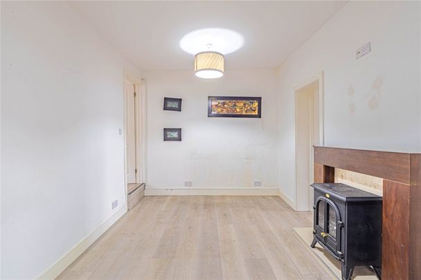1 bed First Floor Flat for rent - Photo 1