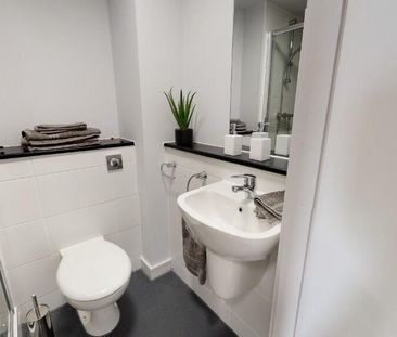 1 bedroom private hall to rent - Photo 2