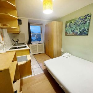 Studio to Rent on Claverton Street, Pimlico, London SW1V - Bills Included - Photo 2