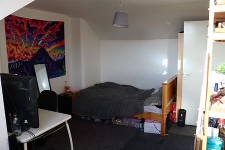 4 Bedroom Terraced To Rent in Arboretum - Photo 3