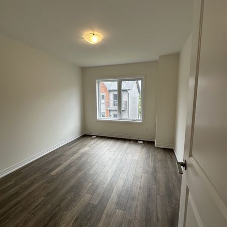 For Lease - 2635 William Jackson Drive Unit# 311, Pickering, Ontario - Photo 2