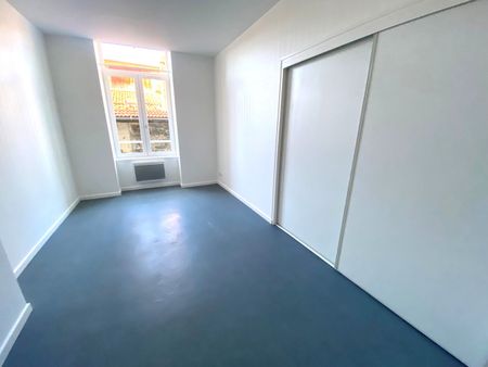 Location Appartement 3 pièces 71m² ROMANS SUR ISERE 26100 - Photo 2