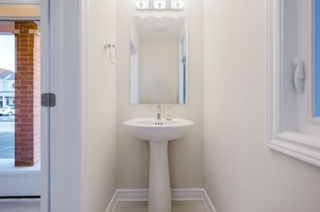 For Lease - 180 Ryan Reynolds Way, Orleans - Cumberland and Area, Ontario - Photo 5