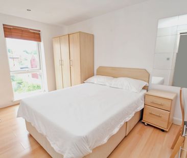 3 bedroom apartment to rent - Photo 5