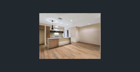 Modern Townhome Living in a Highly Sought-After Malvern East Pocket - Photo 5