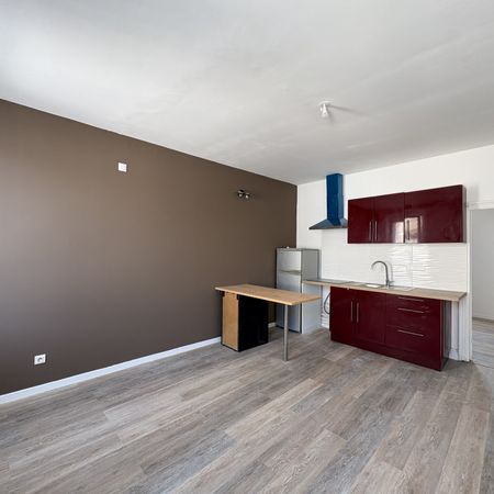 Location Appartement 2 pièces 32m² CASTELNAUDARY 11400 - Photo 3