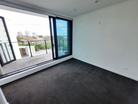 Spacious One Bedroom in SugarTree - Photo 4