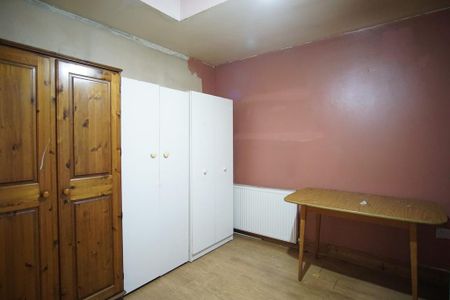 5 bedroom semi-detached house to rent - Photo 2