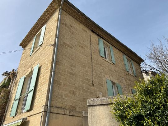 Location Maison 4 pièces 90m² GALLARGUES LE MONTUEUX 30660 - Photo 1
