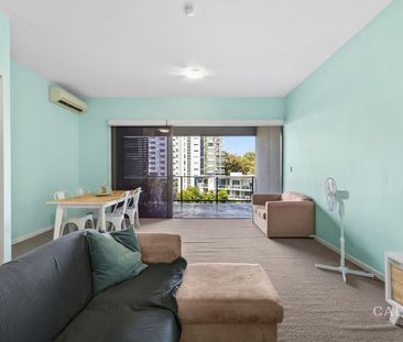 Top Floor Apartment in Prime Kelvin Grove Location ** Furnished ** - Photo 2