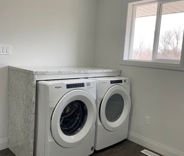 For Lease - 279 Humber Avenue Unit# Unit 2, Oshawa, Ontario - Photo 6