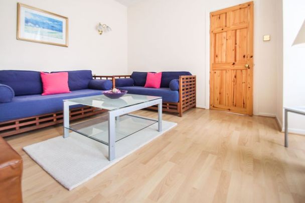 Charminster, Student House - Photo 1