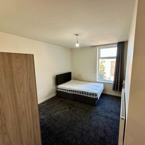 Standish Street, Burnley - Photo 2
