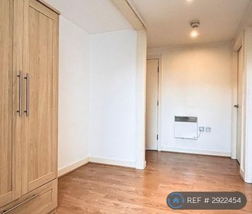 2 bedroom penthouse to rent - Photo 4