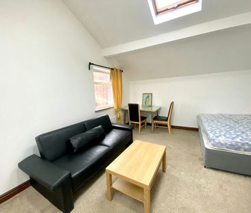Studio flat to rent on - Photo 5