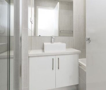 Elegance in Lalor! - Photo 6