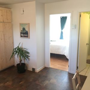 4 1/2 Meublé, équipé TOUT Inclus - Photo 3