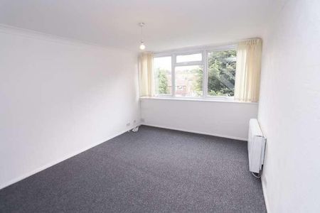 Long Green, Chigwell, IG7 - Photo 5