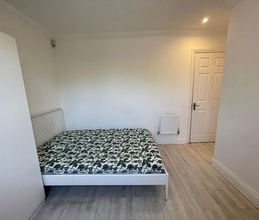 Room in a Shared House, Hilda Road, E16 - Photo 5