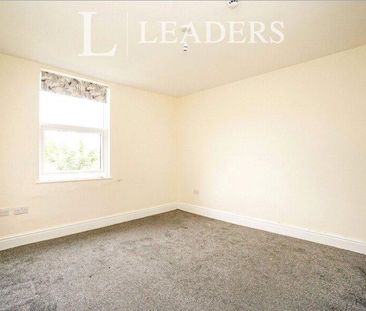 6 bedroom semi-detached house to rent - Photo 2