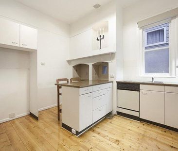 9 Lincoln Avenue, Oakleigh VIC 3166 - House For Rent | Domain - Photo 6
