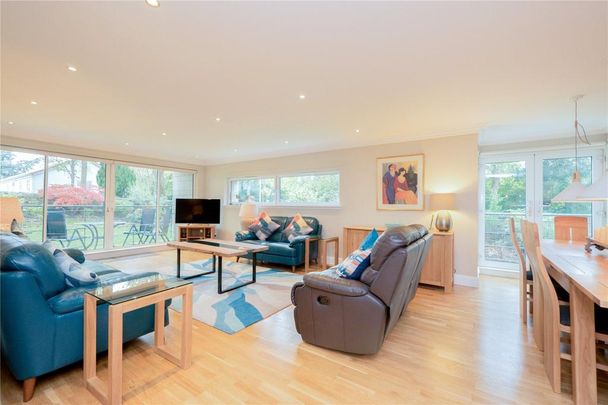 3 bedroom flat to rent - Photo 1