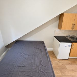 Studio Flat, Verdant Lane, SE6 - Photo 3
