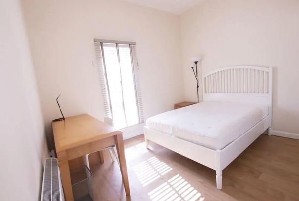 2 Bed Flat, Argyle Street, G3 - Photo 1