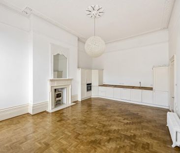 3 bedroom flat to rent - Photo 5