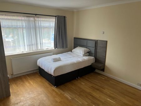 Room in a Shared House, Vyner Road, W3 - Photo 2