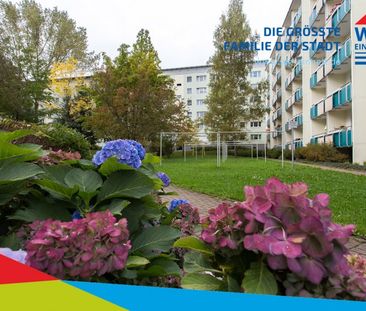 Attraktive 3-Raum-Wohnung mit Einbauküche in der Nähe vom Vita-Center - Photo 2