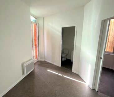 Location Appartement 2 pièces 30m² LESCURE D ALBIGEOIS 81380 - Photo 3