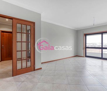 Apartamento T3 com vistas de Mar, varanda e lugar de garagem - Photo 1