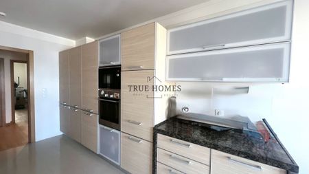 4 bedroom luxury Flat for rent in Oeiras, Lisbon - Photo 3