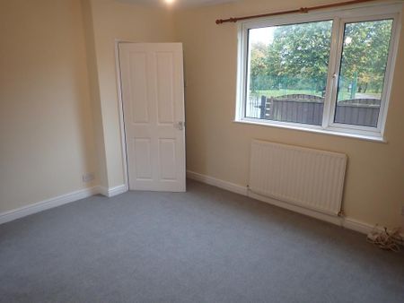 2 bedroom semi-detached house to rent - Photo 2