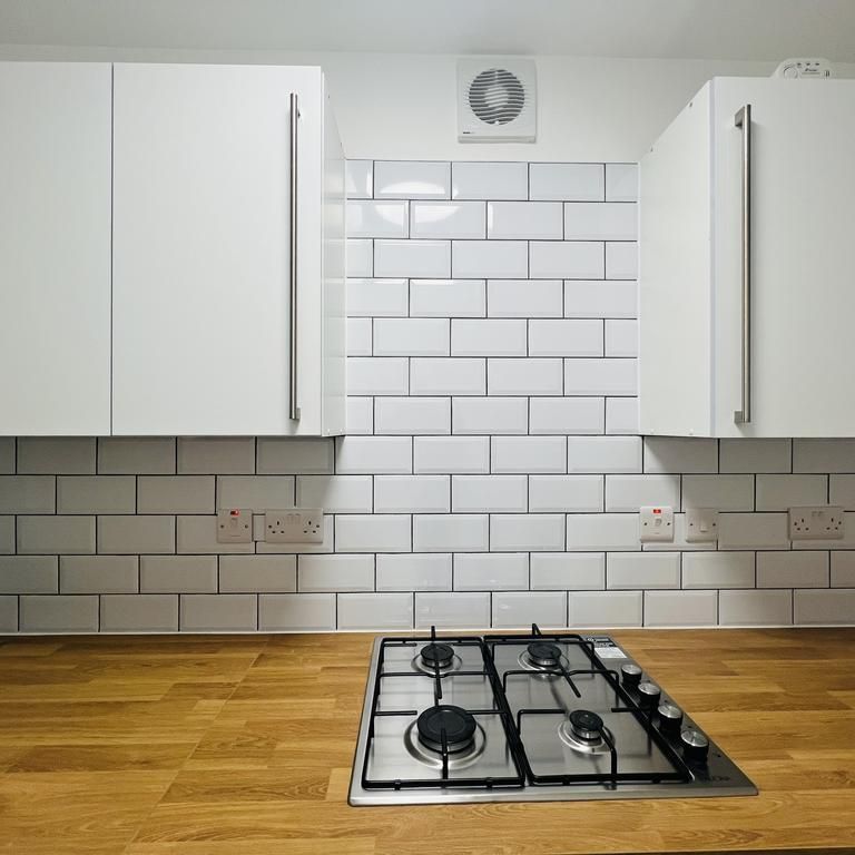 4 bedroom maisonette to rent - Photo 1