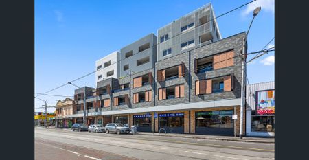 Modern Brunswick Pad Above Tram & Supermarket - Photo 3