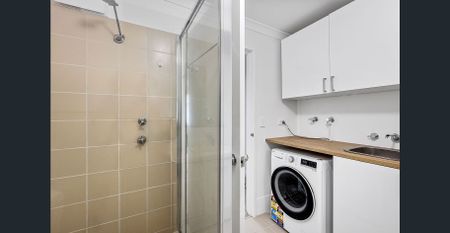 STYLISH FULLY FURNISHED APARTMENT IN A QUIET EAST PERTH CUL-DE-SAC - Photo 5