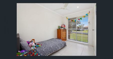 For Lease: Well-Presented Family Living with Generous Yard Space - Photo 2